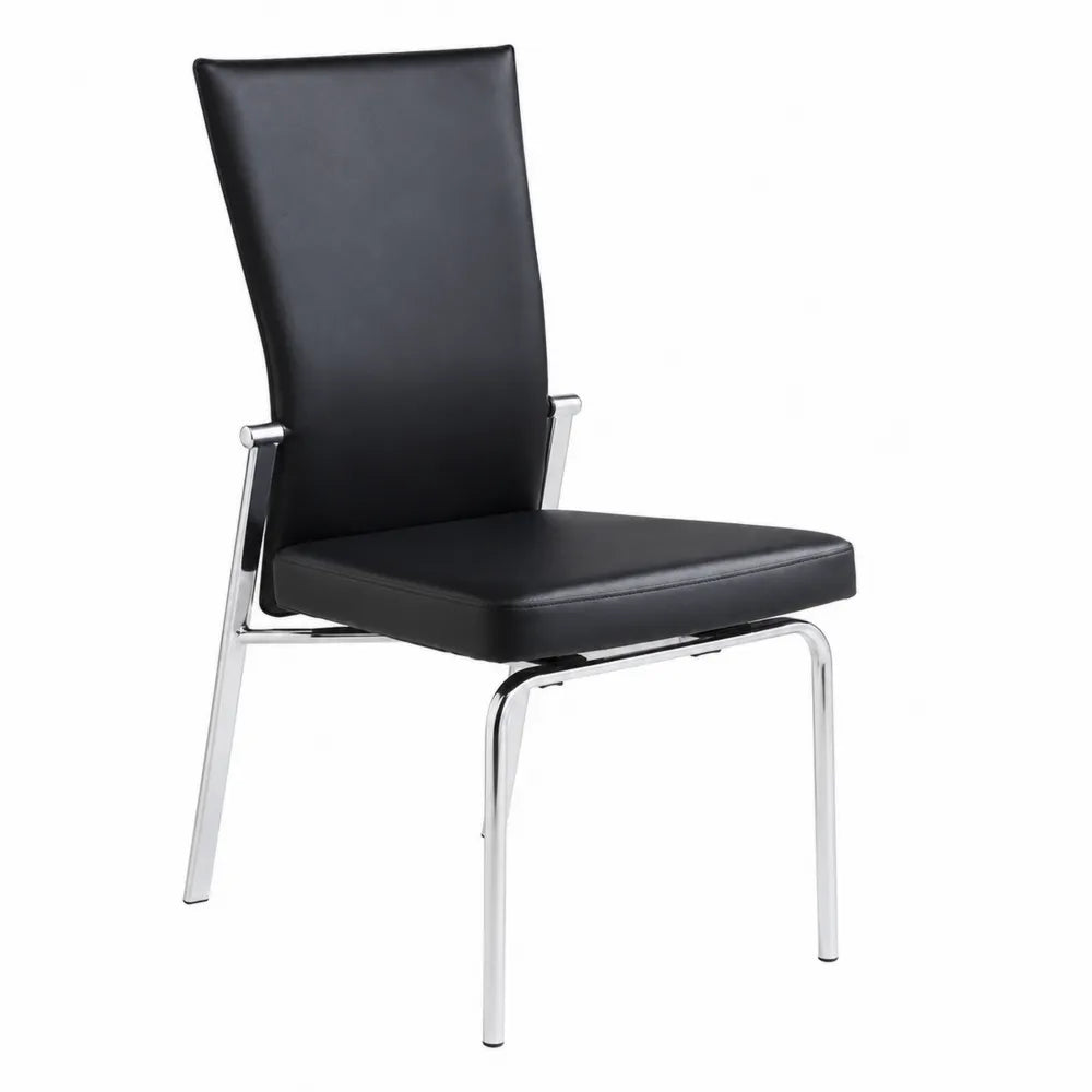 Chaise en cuir synthétique noir avec cadre en métal chromé